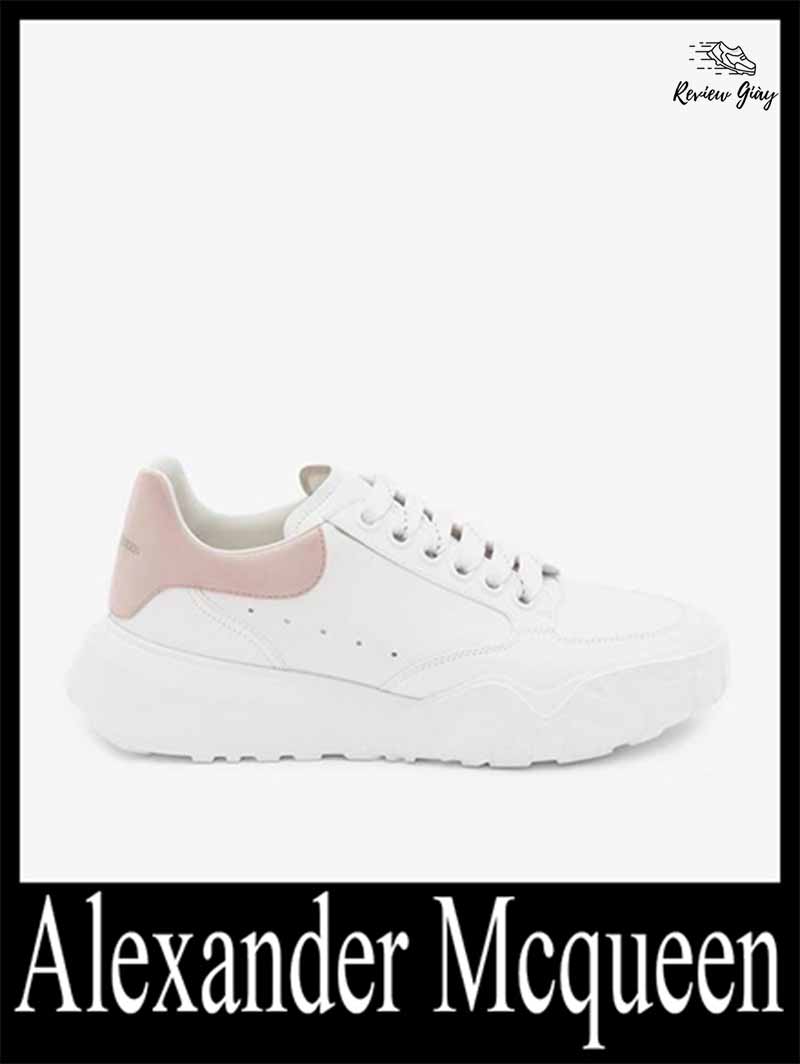 Alexander McQueen ra mắt giày mới cho nữ 2023